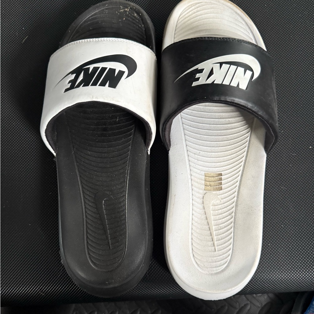Nike Mens Dual-Tone Slide Sandals in Black and White